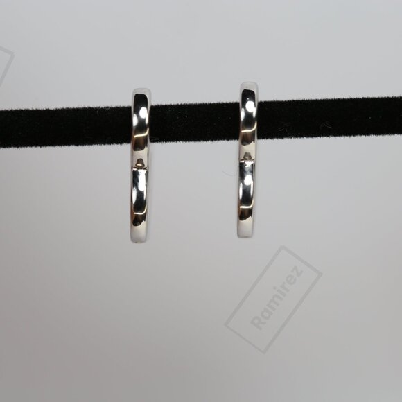 925 Sterling Silver Heart Earrings With Rhodium • Fine Jewelry • Feminine Style. - Picture 3 of 6